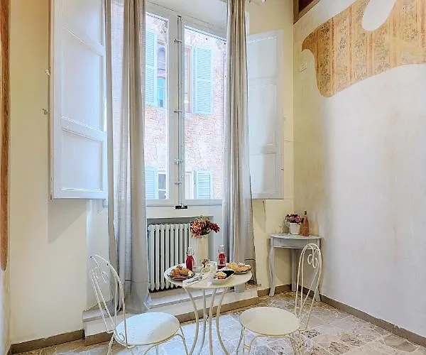 I Merli Di Ada Готель Сієна